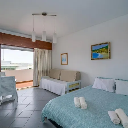 Beachfront With Incredible Views Apartment